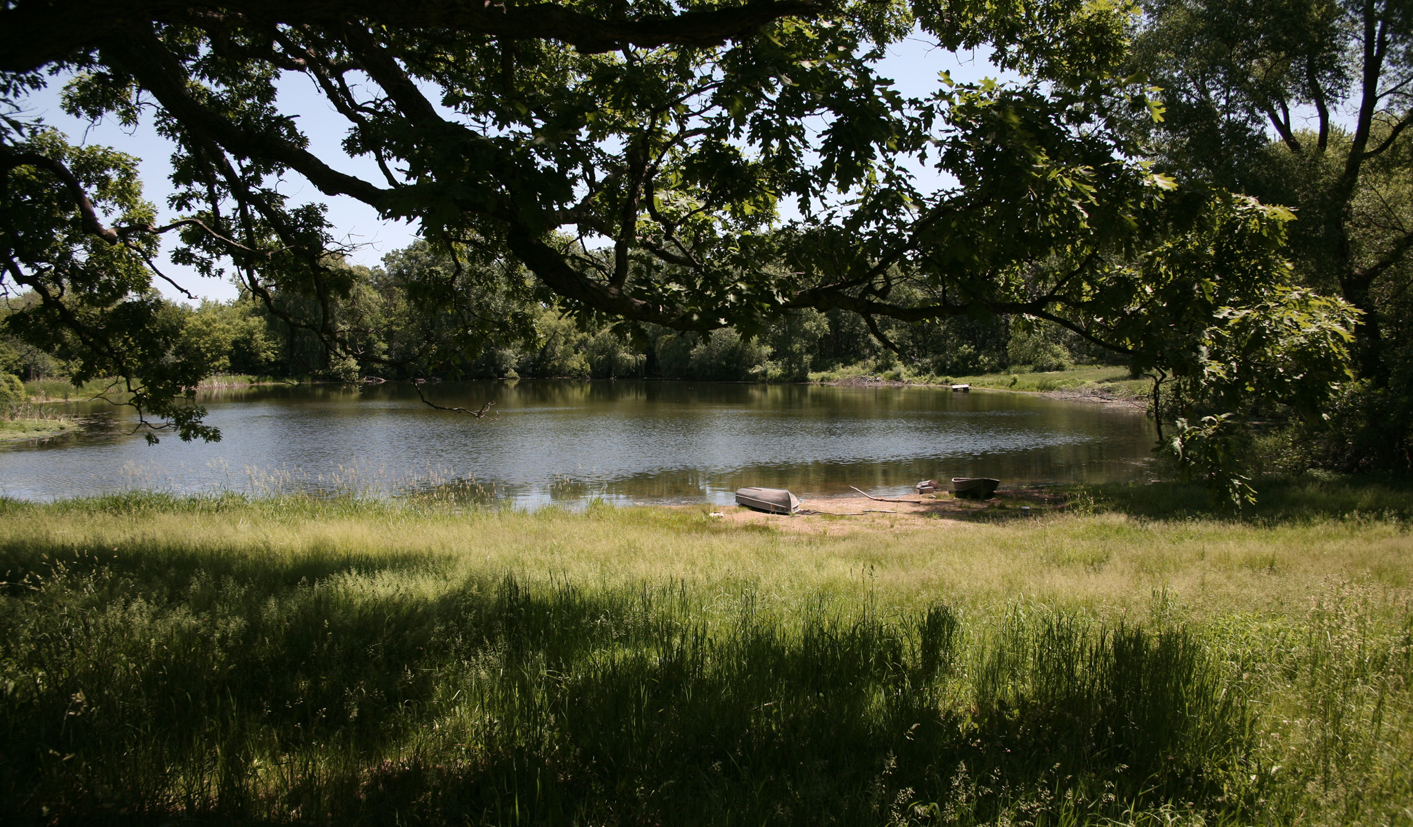 Monitoring of water flow to and from artificial pond